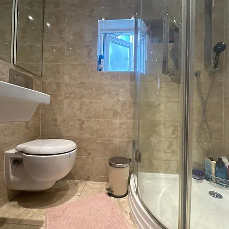 A Lovely Guest Room In West London Exterior photo